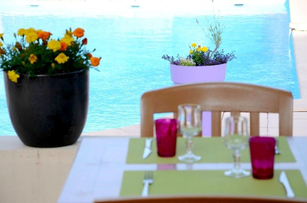 Logis Hotel Restaurant L'Escapade Ламастр Екстериор снимка